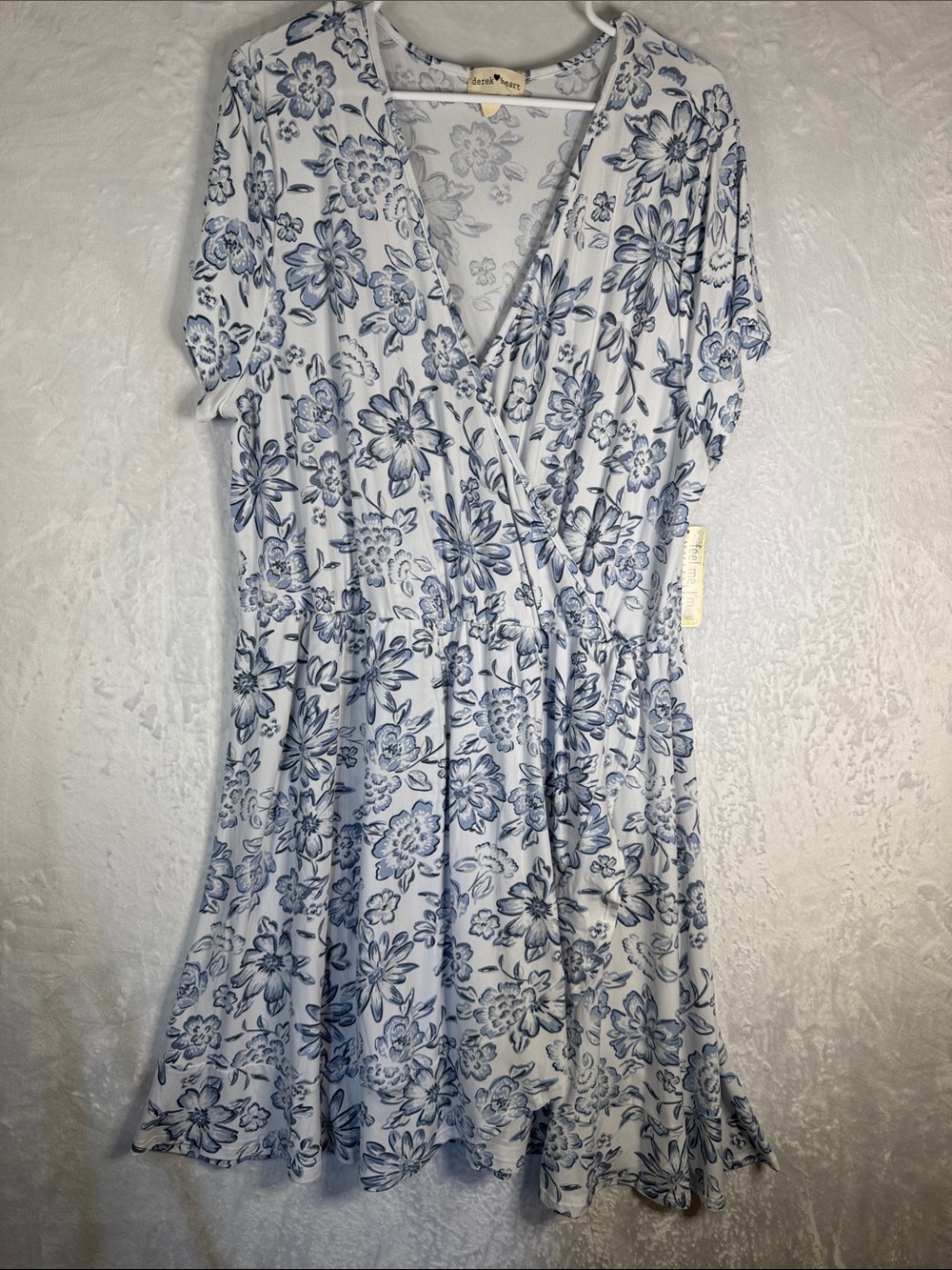 Derek Heart NWT 3x Blue and White Floral Wrap Dress